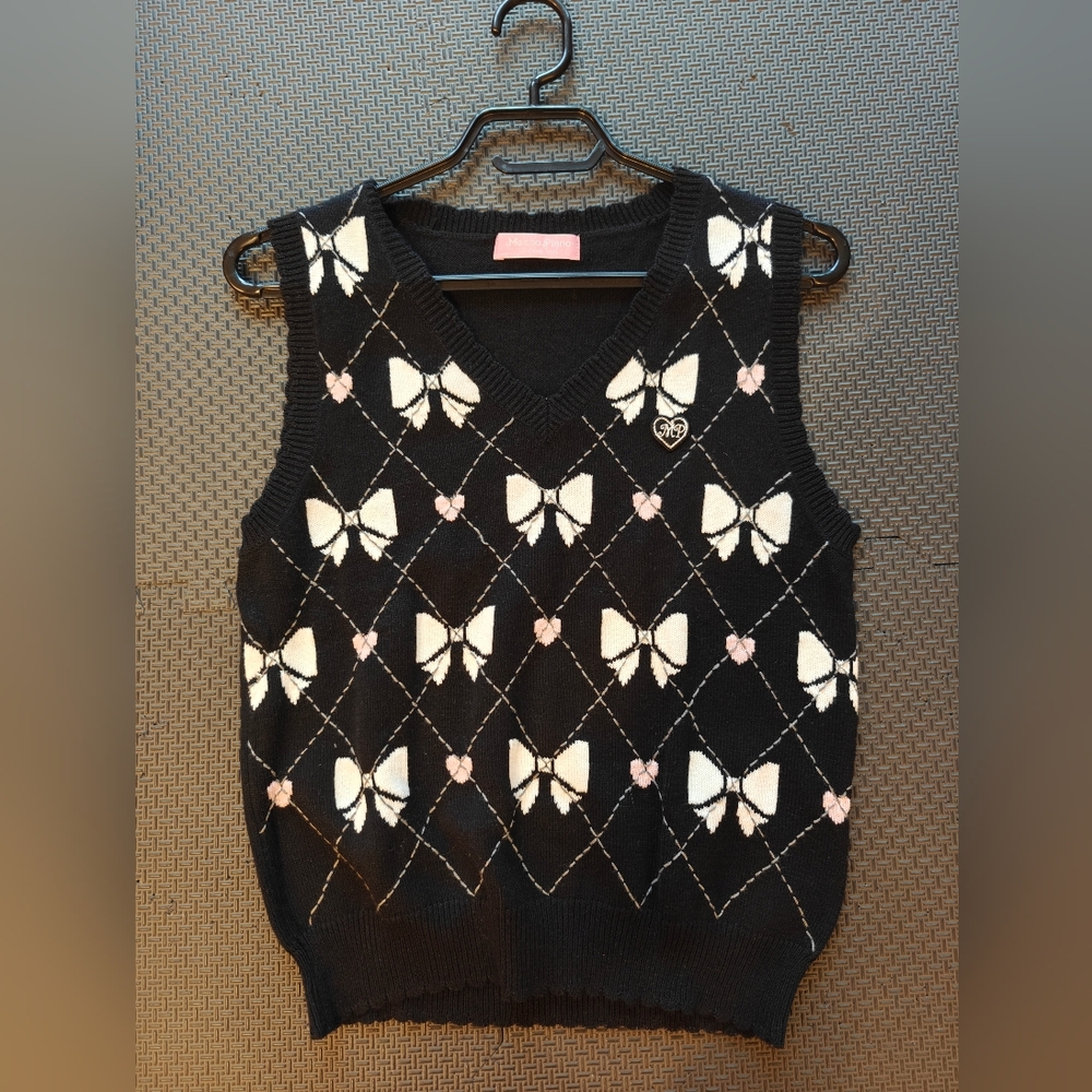 Japanese Brand Mezzo Piano Argyle Sweater with Bow Accents